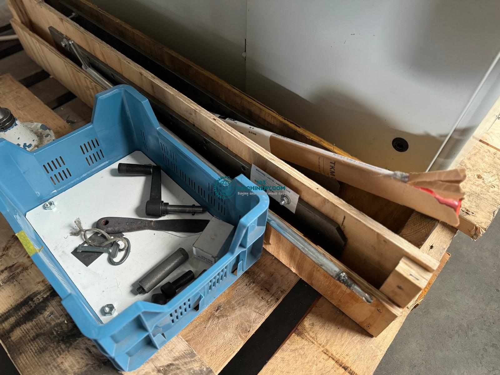 Wohlenberg 76 cut-tec papercutter